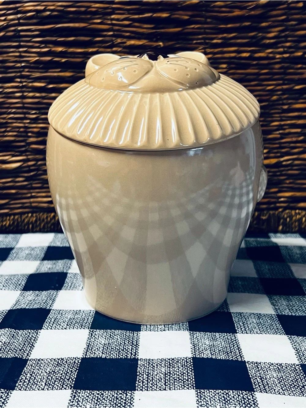 Vintage Mid-Century Ceramic Lion Cookie Jar - MCM Kitsch Japan Pottery - Tan